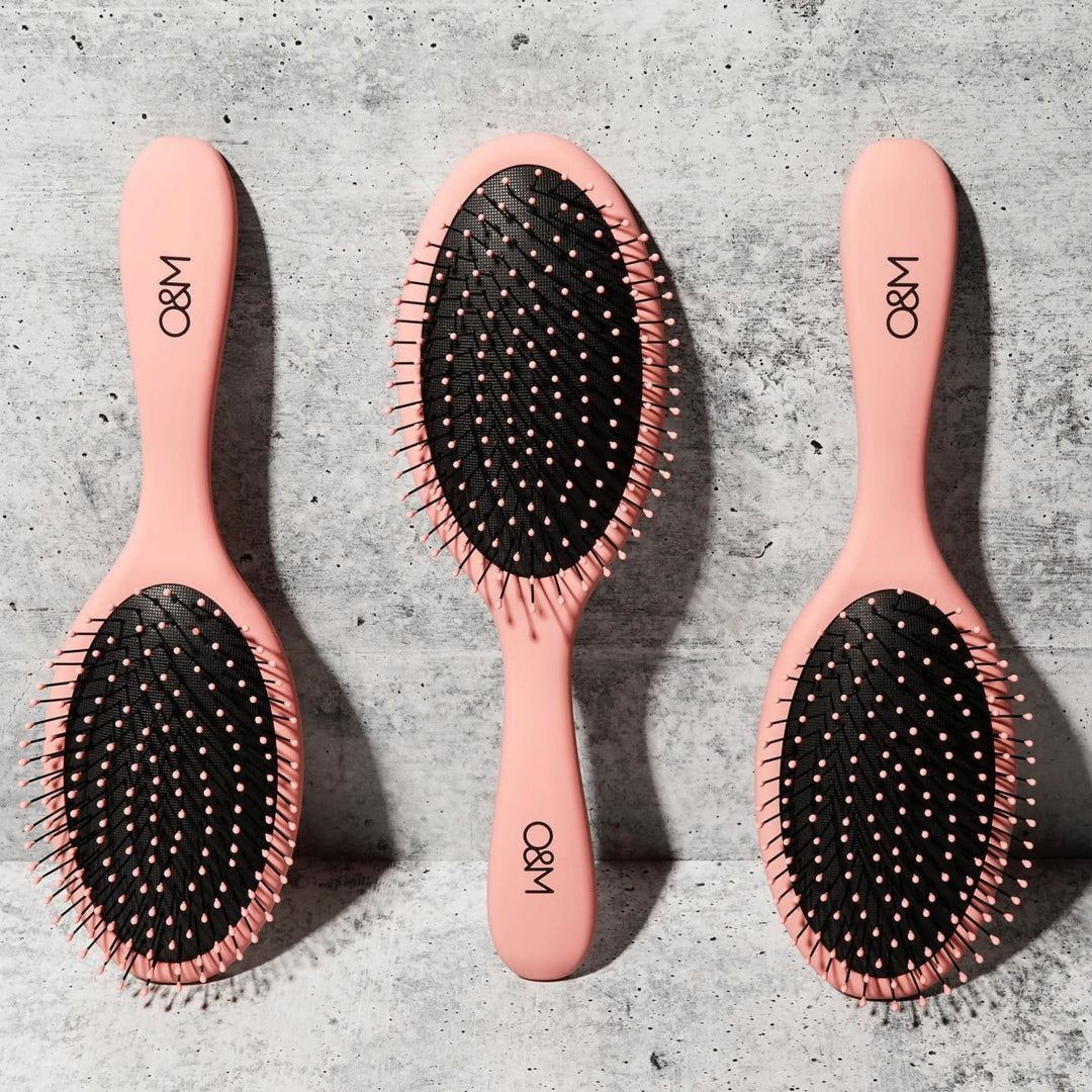 O&M The Detangler Brush